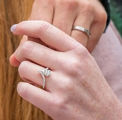 Rose Gold Pear Moissanite Crown Ring